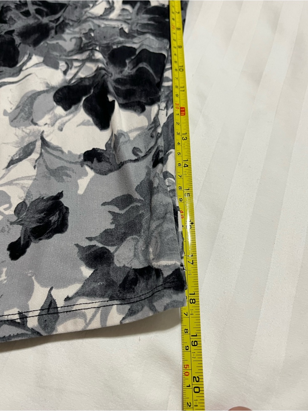 Girls Black & Gray Floral leggings.